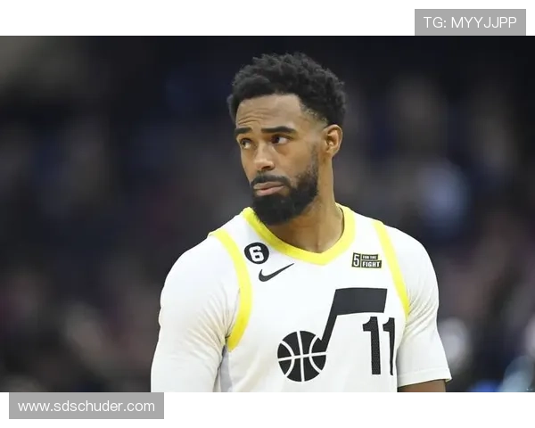 康利三分高效输出拉开回合差距，提升爵士关键时刻组织力